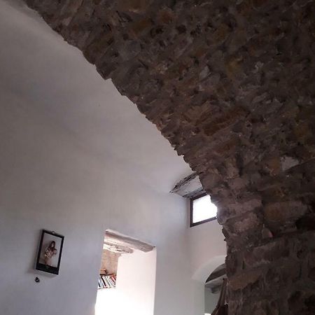 Moki Apricale Villa ภายนอก รูปภาพ