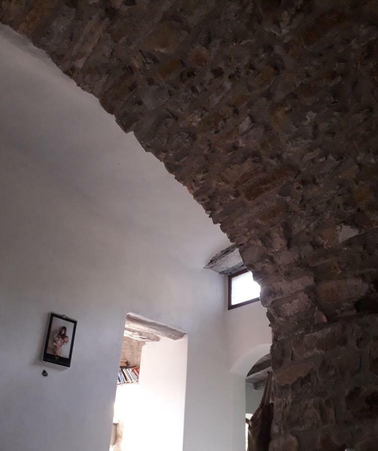Moki Apricale Villa ภายนอก รูปภาพ
