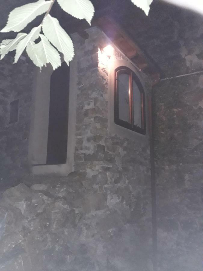 Moki Apricale Villa ภายนอก รูปภาพ